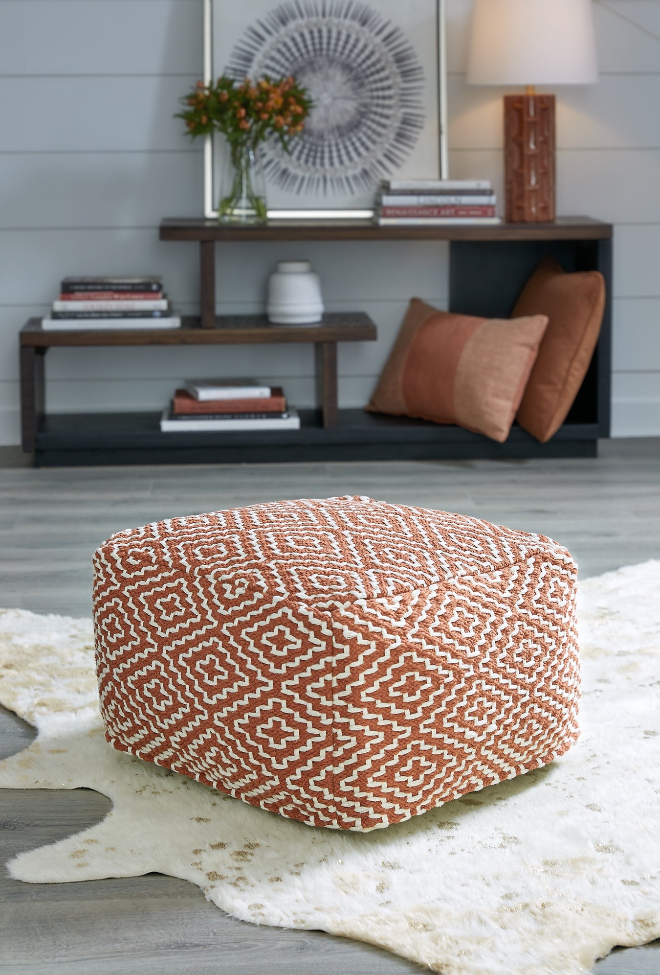 Accessories > Poufs